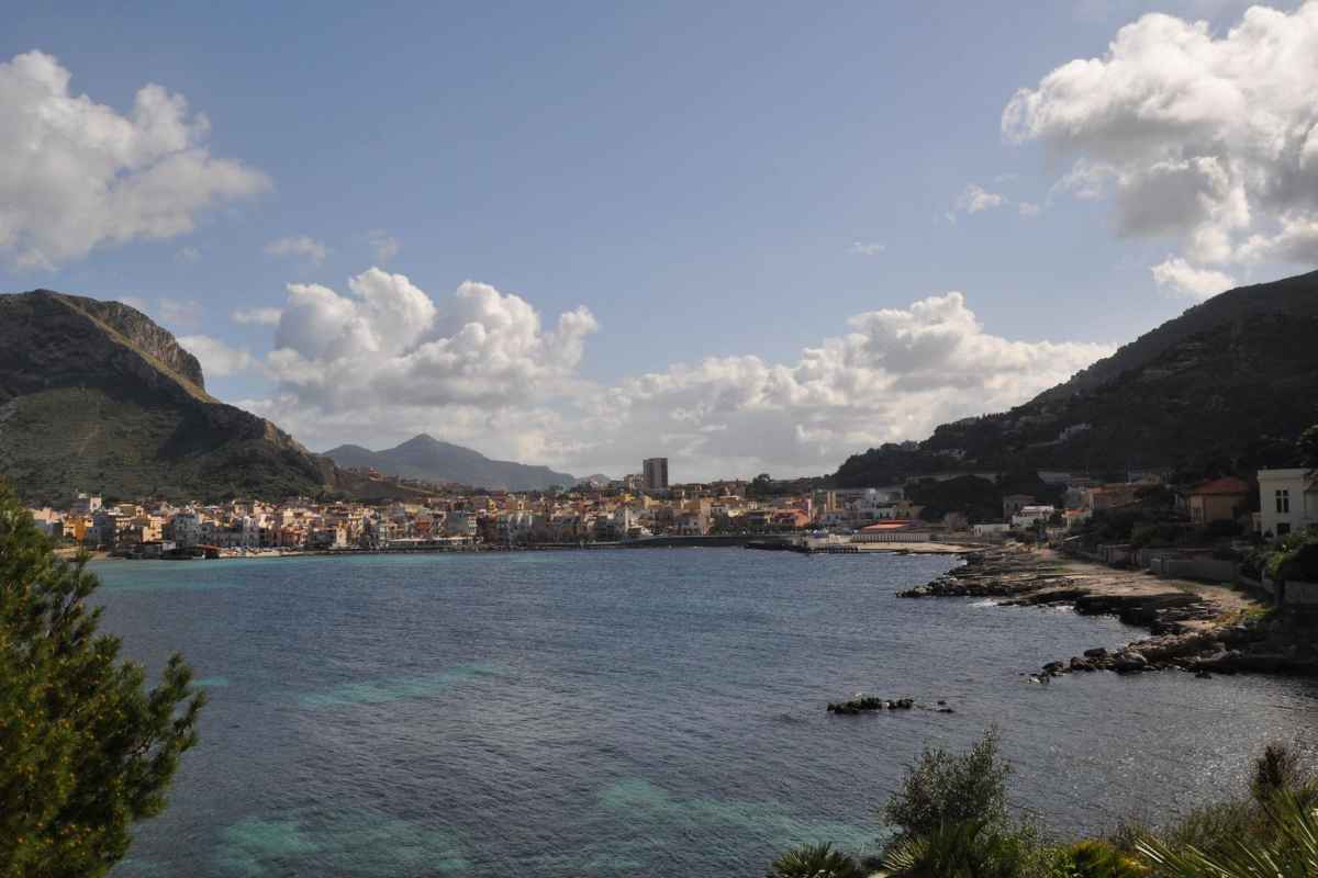 Palermo, rientrati i valori: revocato il divieto di balneazione a Sferracavallo