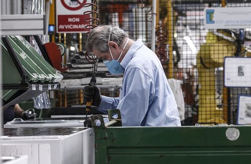 Manifatturiero eurozona in ripresa a luglio, frenata in Italia