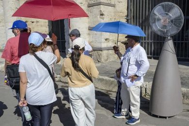 Caldo, anche domani e mercoledì 25 città in “bollino rosso”