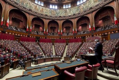 Migranti, centrosinistra e Futuro Nazionale chiedono Meloni in aula su Ceuta