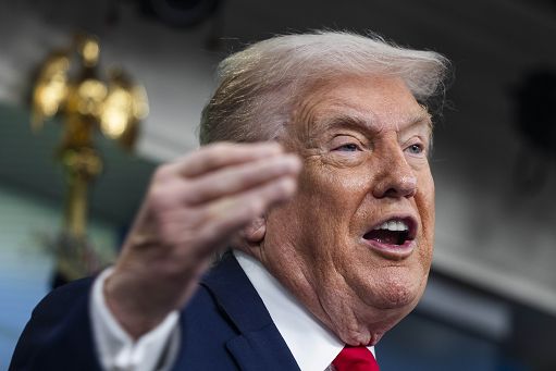 Iran, Trump: per Teheran o accordo o sconfitta totale