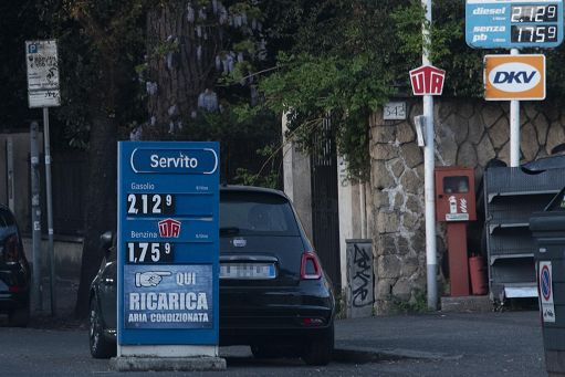 Carburanti, da governo nuovo taglio accise fino al 25 agosto