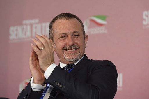 Maggioranza tira dritto su no a chat Delmastro, opposizioni insorgono