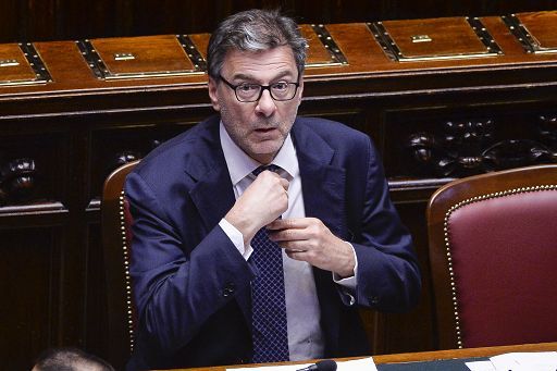 Conti pubblici, Governo incassa sì su clausola Ue. Lega ottiene modifica a risoluzione