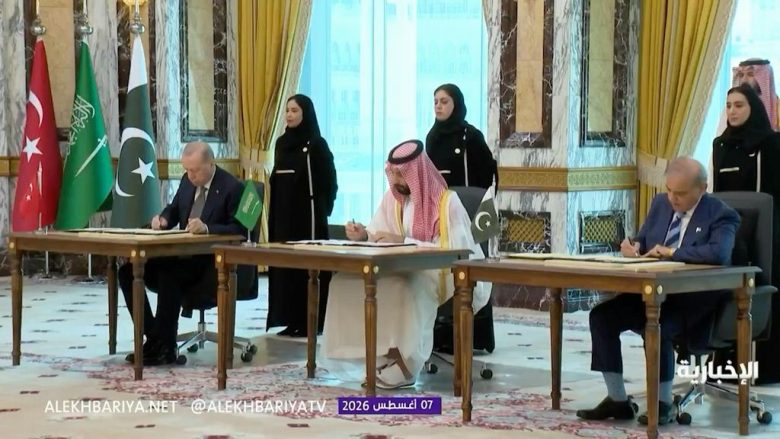 Arabia Saudita-Pakistan-Turchia serrano i ranghi con patto difesa