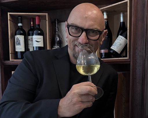 Vinarius: il calo dei consumi impone un nuovo patto per il vino