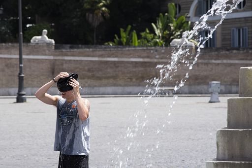 Caldo, giovedì 18 città in “bollino rosso”. Oggi e domani sono 19