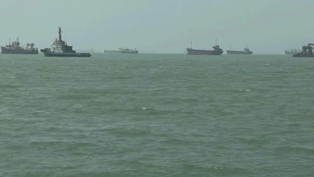 Nave colpita da “proiettile non identificato” a Hormuz, una vittima Nave colpita da “proiettile non identificato” a Hormuz, una vittima