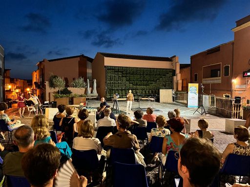 Aperitivo con l’Autore 2026, Sant’Antioco apre stagione di libri e idee