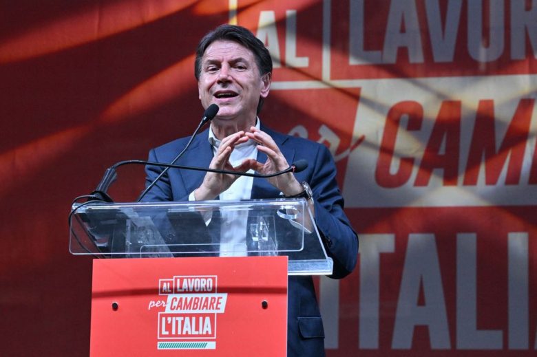 Governo, Conte: serve un Cdm straordinario su carburanti e bollette