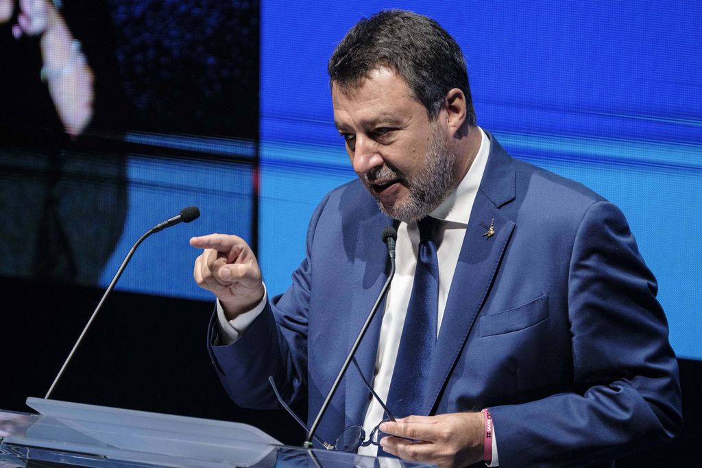 Lega, contestati Romeo e Attilio Fontana: “Salvini non si tocca”