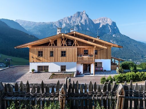 Nei masi dell’Alto Adige l’agriturismo affianca lavoro e saperi rurali