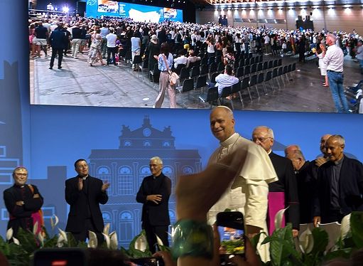 Meeting, il Papa saluta le “sorelle di dolore” Hamel e Kermiche