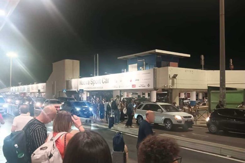 Caos voli, la testimonianza al QdS: “In assenza di navette, a Palermo si pagano anche 720 euro per tornare a Catania”