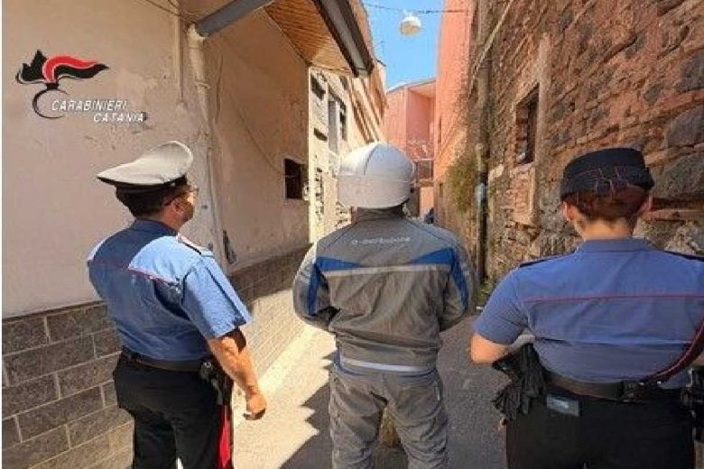 Catania, a casa con la corrente elettrica a scrocco: due denunce