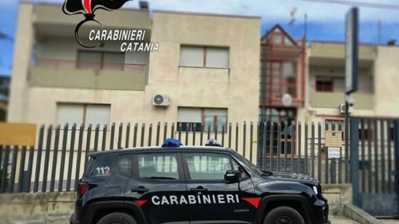 Paura a Raddusa, rissa finisce a martellate e coltellate nel Catanese: due feriti
