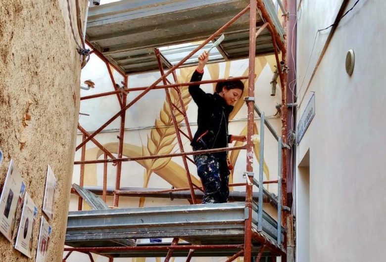 Chiara Abramo, quando l’arte ascolta la strada