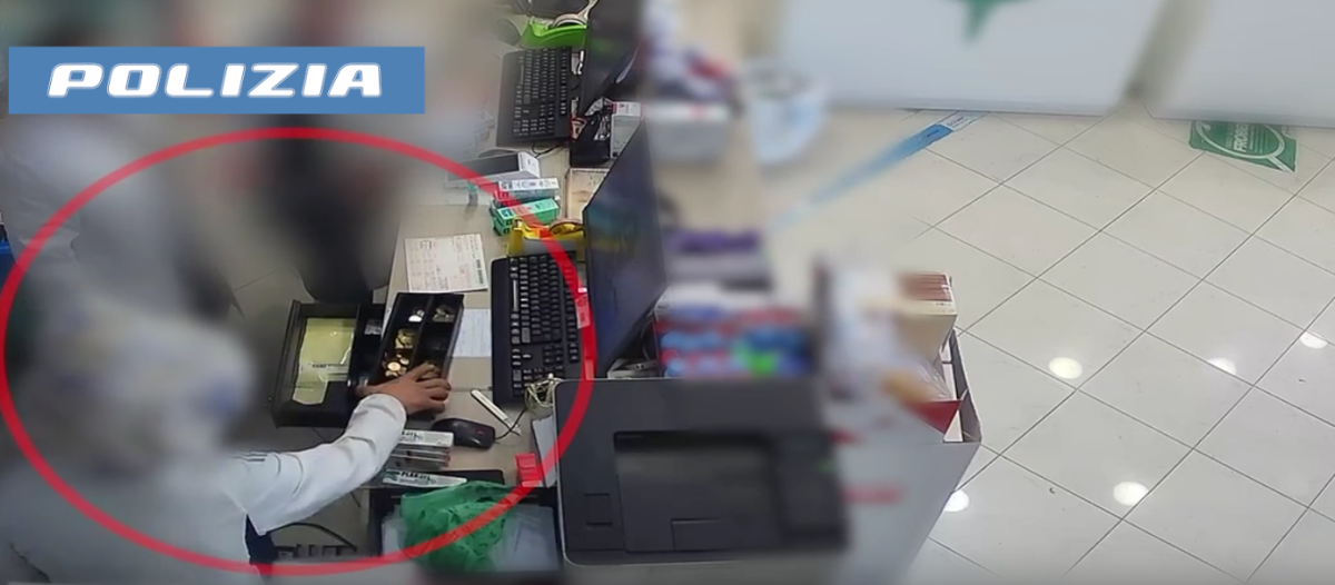 VIDEO | Armato di taglierino rapinò una farmacia rubando 900 euro, arrestato a Catania