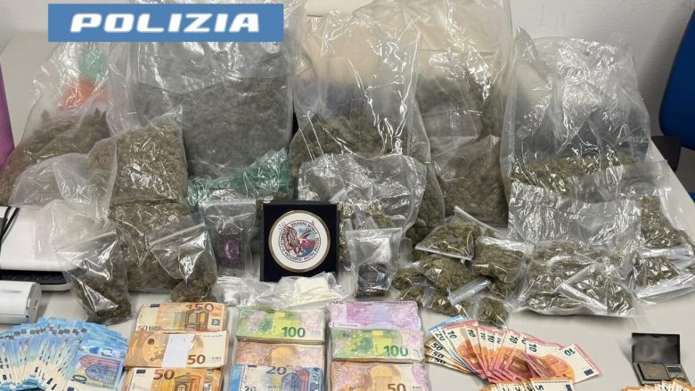 Scoperta base dello spaccio in via Cagnoni: trovati sei chilogrammi di marijuana e oltre 60 mila euro, arrestato 55enne