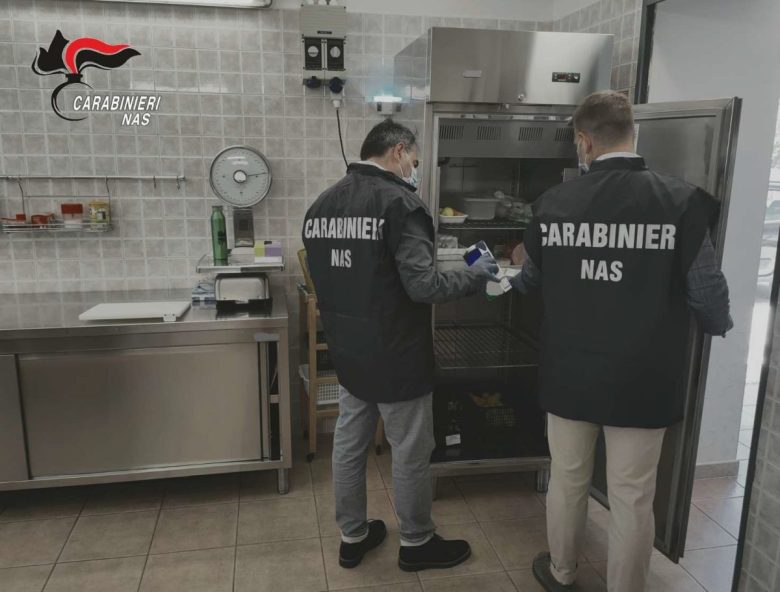 Ustica, blitz dei Nas: scattano sequestri e sanzioni alimentari