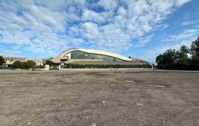 Parcheggiatore abusivo prende a pietrate vigile urbano, sindaco Trantino va a trovarlo in ospedale: “Vicinanza concreta a chi tutela la città” 