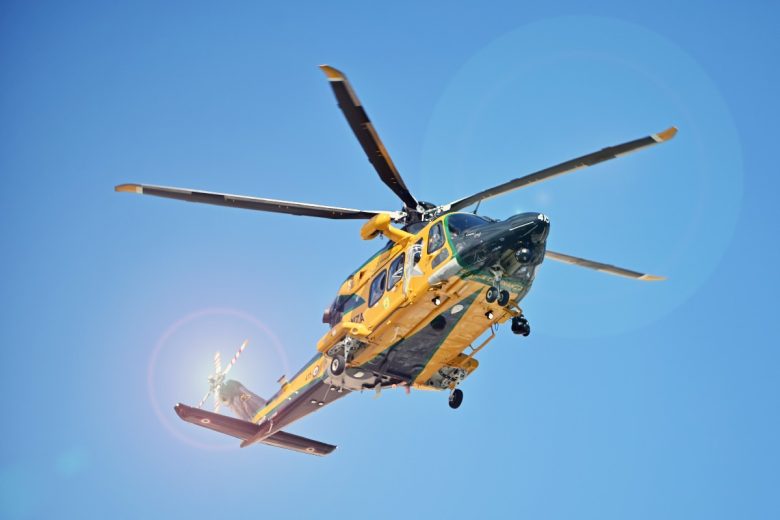 Imbarcazione esplode lungo il Canale di Sicilia, uomo portato in salvo di notte
