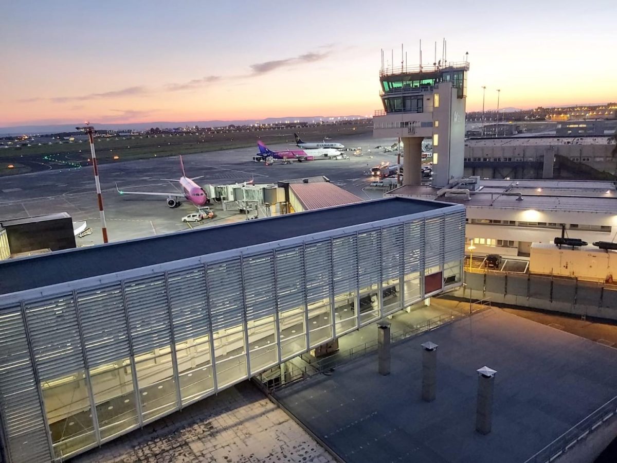 Etna in attività, nuova proroga per l’aeroporto di Catania: stop voli per due settori