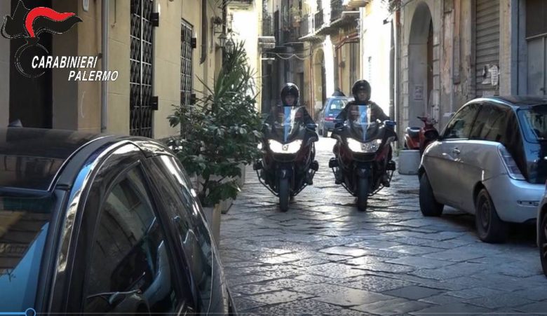 Dalla cocaina nascosta negli slip alla fuga in scooter, cinque arresti: il bilancio dei controlli dei carabinieri a Palermo