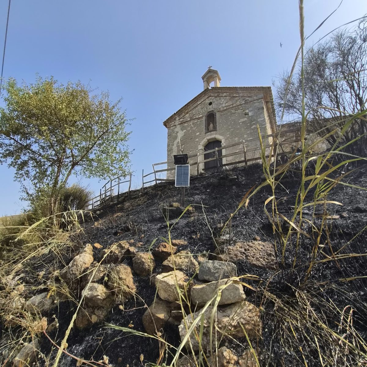 Gente in fuga e sindaco ferito durante i soccorsi, il dramma dell’incendio a Polizzi Generosa: “Non si capiva più niente”