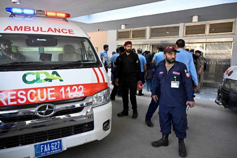 Tragico incendio in ospedale, morti 14 tra bambini e neonati