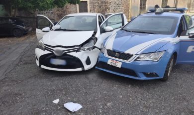 Auto rubata a Catania, ladro arrestato dopo folle inseguimento in centro: ferito un poliziotto