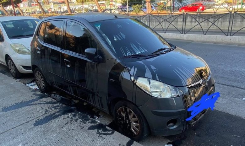 Palermo, l’auto ricoperta con olio motore e il racconto di don Ugo: “Non mi sento in pericolo, ma bisogna denunciare questi gesti”
