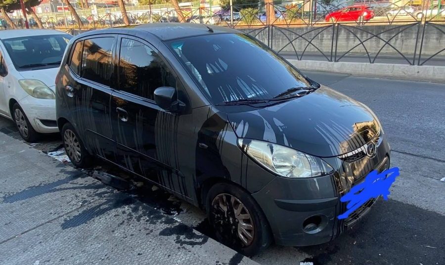 Palermo, l’auto ricoperta con olio motore e il racconto di don Ugo: “Non mi sento in pericolo, ma bisogna denunciare questi gesti”