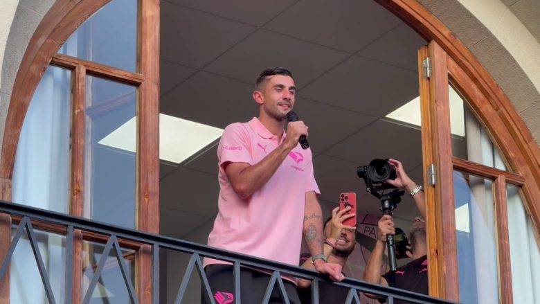 VIDEO – Palermo, grande accoglienza per Mattia Perin. L’ex Juventus: “Orgoglioso di essere qui”