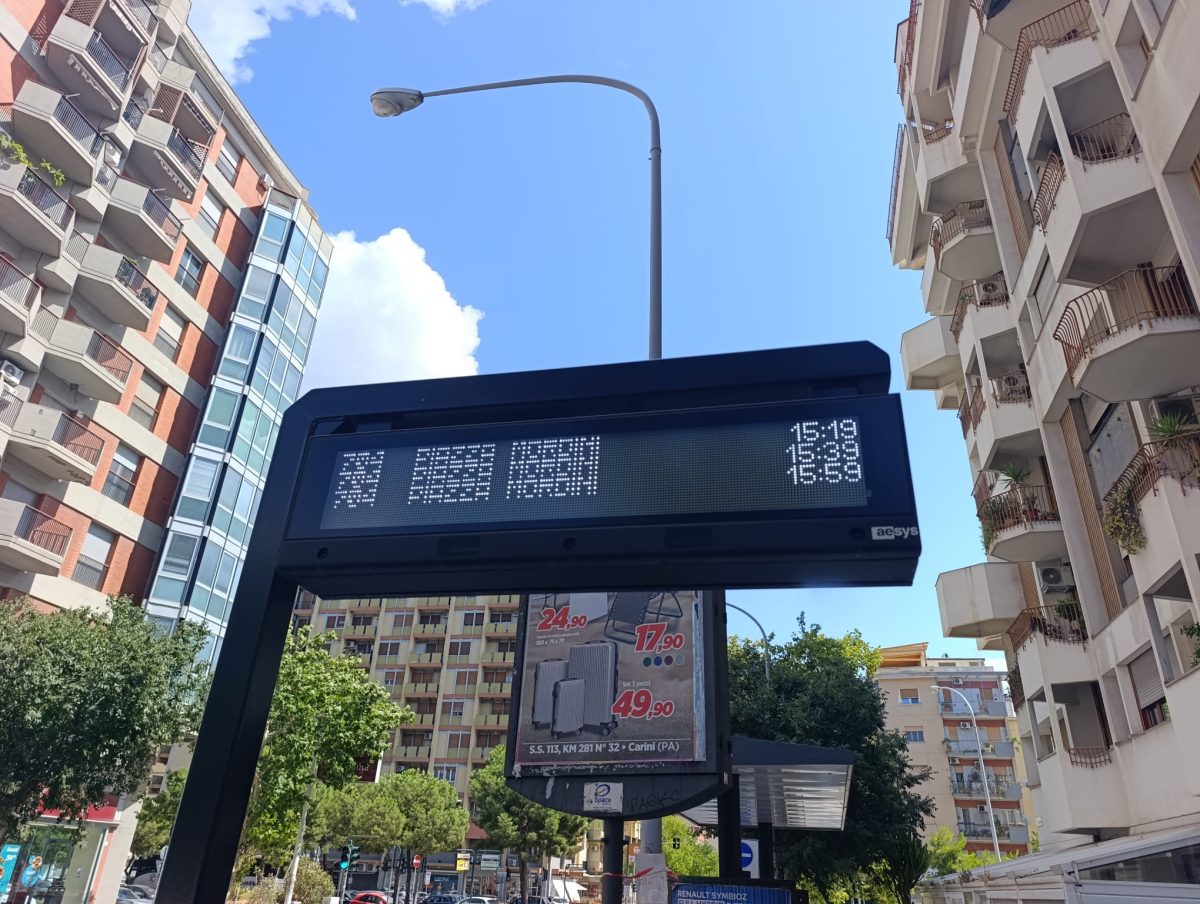 Quando passa l’autobus? A Palermo è ancora un’incognita: il caso delle paline elettroniche Quando passa l’autobus? A Palermo è ancora un’incognita: il caso delle paline elettroniche