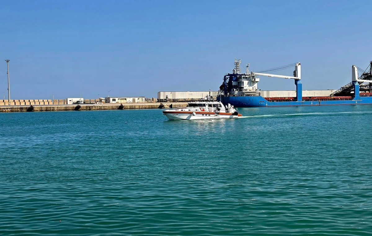Tragedia nelle acque di Punta Bianca, morto un uomo: ipotesi malore fatale