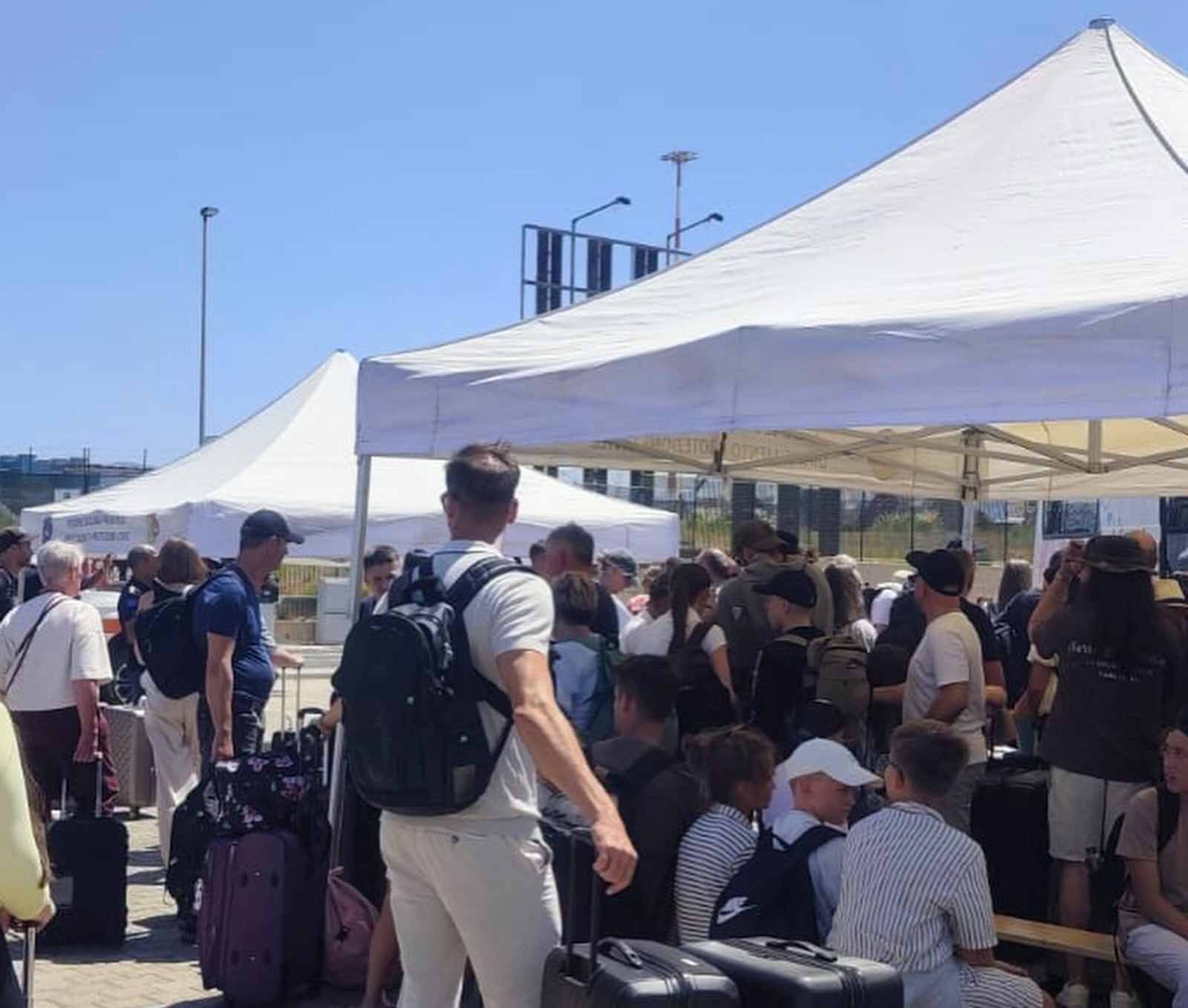 Eruzione sull’Etna, ripristinati i voli in partenza e arrivo a Catania Eruzione sull’Etna, ripristinati i voli in partenza e arrivo a Catania