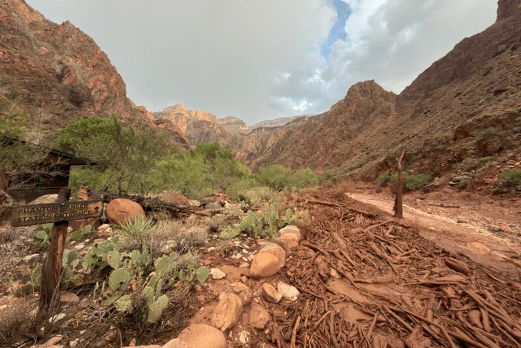 VIDEO – Alluvione e grandissimo spavento al Gran Canyon: un morto, 15 dispersi