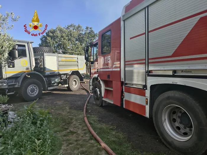 Incendio a Makauda, sei persone in ospedale: c’è anche un neonato
