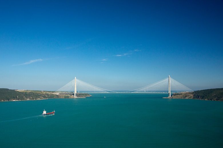 In Turchia i ponti sospesi dei record. E adesso sul Bosforo arrivano i binari