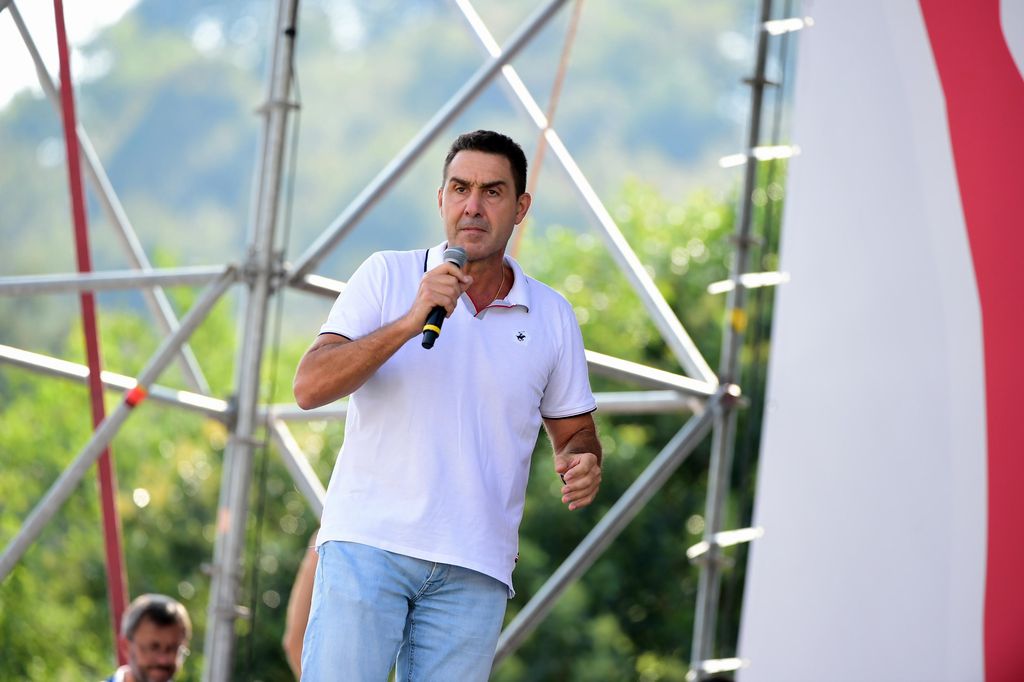 Migranti, Vannacci: non devono diventare italiani, permessi solo temporanei