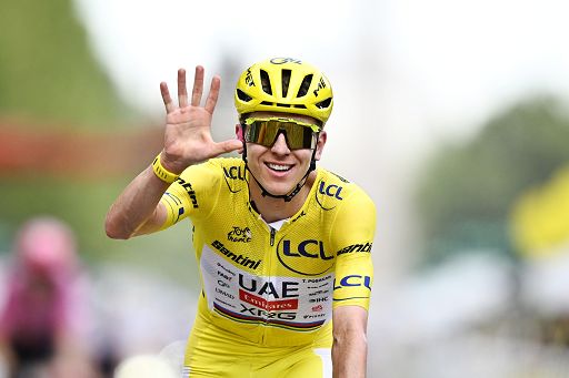 Ciclismo, Pogacar rinnova con la UAE e annuncia stagione finita
