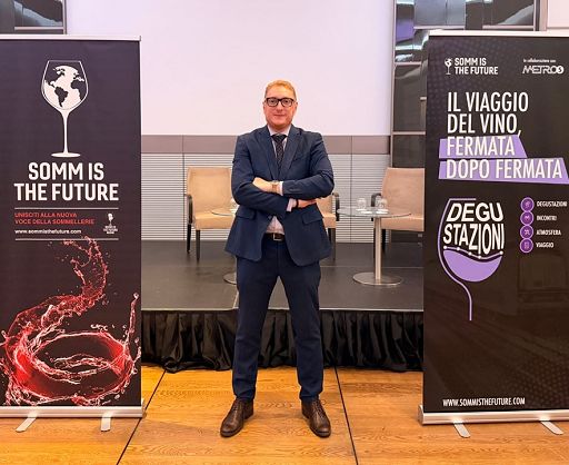 ”Degu-Stazioni 2026″: nella metro 5 a Milano assaggi con 32 Cantine