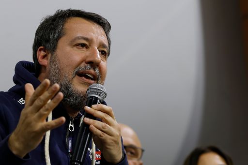 Banche, Salvini: contributo dovrà essere strutturale, non una tantum