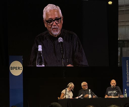 Amitav Ghosh: su temi ambientali il sistema letterario è conservatore Amitav Ghosh: su temi ambientali il sistema letterario è conservatore