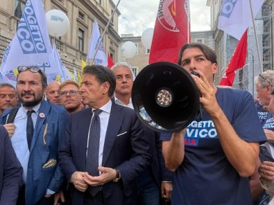 L.elettorale, Conte in piazza con Onorato: norma firme antidemocratica, la contrasteremo
