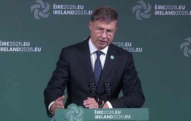Bollo, Dombrovskis cauto sull’uso di ‘avanzi’ Pnrr: “Possibili margini”