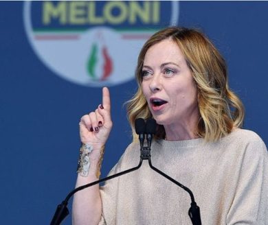 Scuola, Meloni: presto in Cdm provvedimento con numero massimo stranieri e divieto burqa