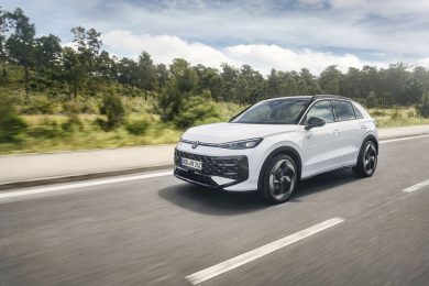 Auto: Vw T-Roc prima ad agosto in Europa, volano GLC e Model Y