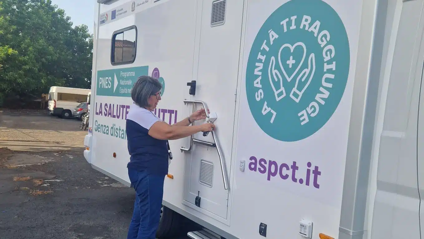 In motorhome in giro per la città per prendersi cura di chi è in difficoltà: il programma PNES dell’ASP di Catania